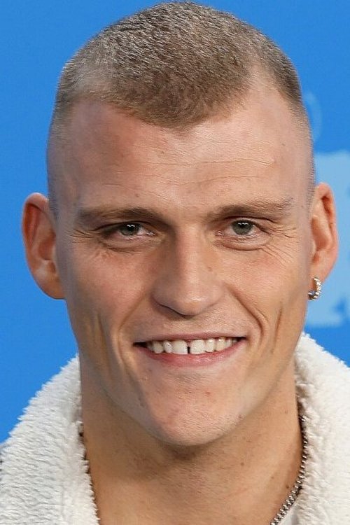 Sebastian Bull Sarning as Lukas