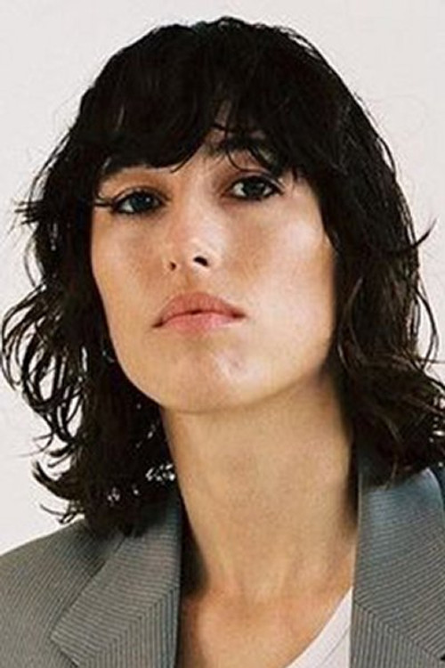 Drew Sycamore as Sig selv