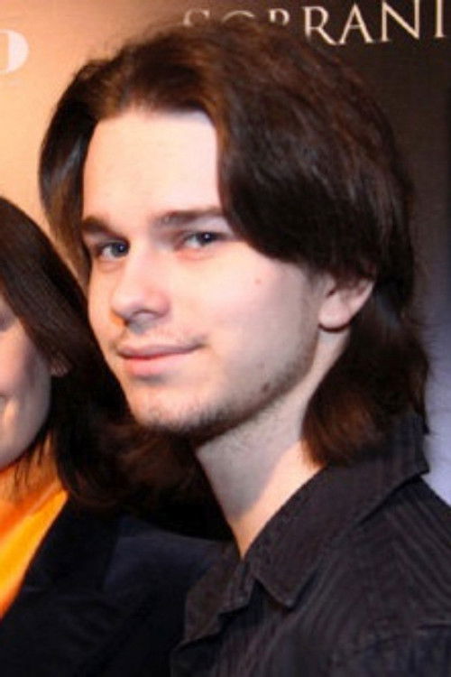 Andrey Livanov as Максим