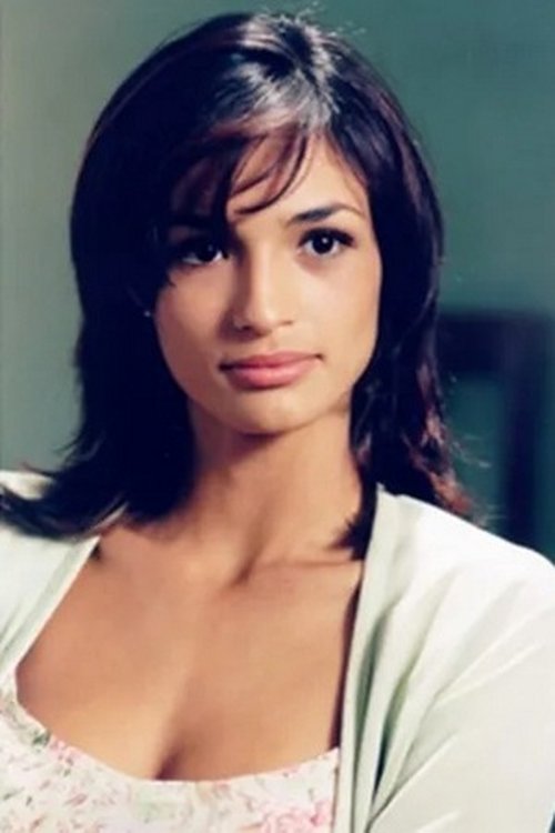 Lorena Forteza as Consuelo