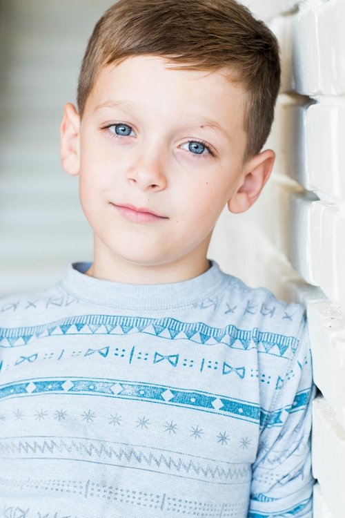 Charlie Ray Reid as Alex Thomas