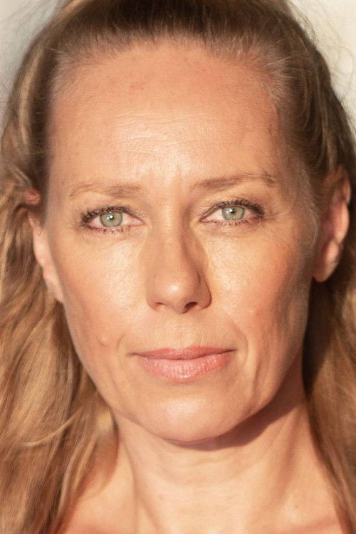 Christiane Scheda as Lynn Wilson