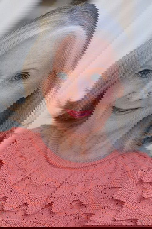 Shirley Raun as Mrs. Reed