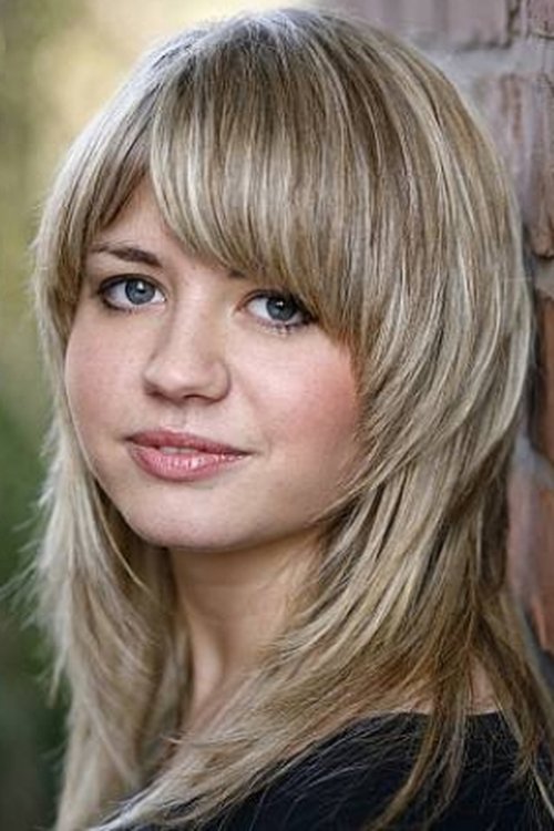 Jessica Bell as Adrienne Worth