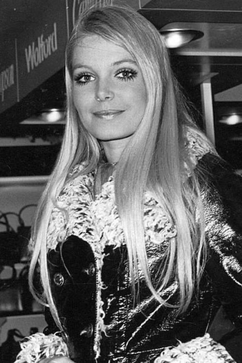 Eva Rueber-Staier as Ringmaster