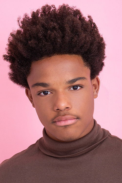 Gustavo Coelho as Younger Brother