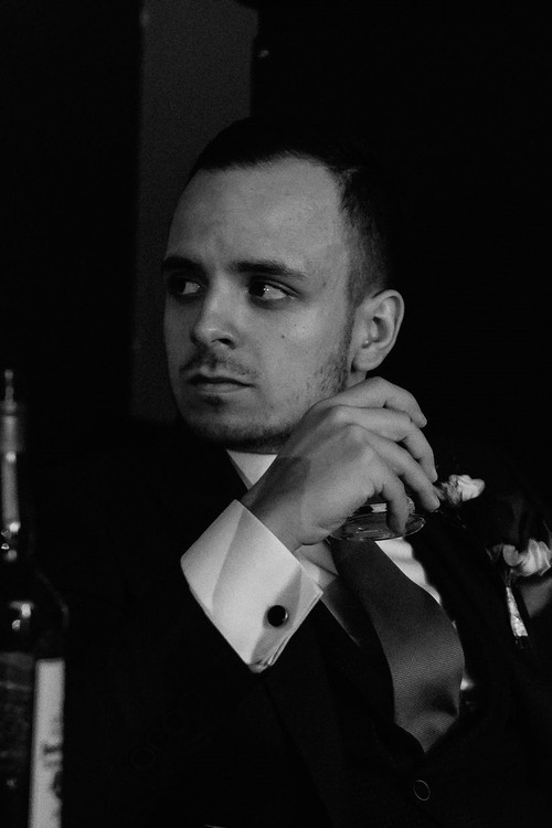 Giovanni Chiva as Mechanic