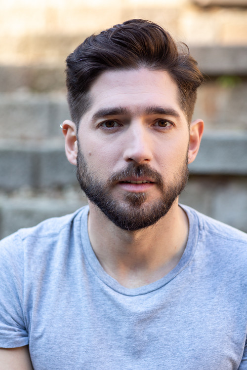 Eduardo José Paco Mateo as Carlos