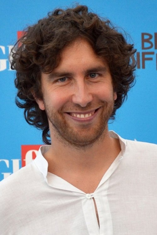 Nicola Campiotti as Gustavo