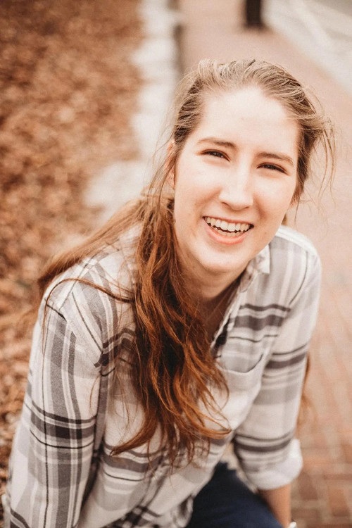 Hannah Stam as Allison