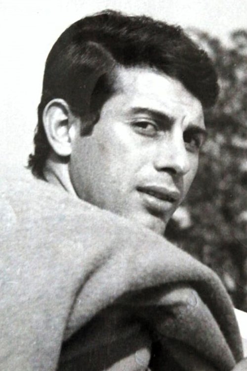 José Thelman as Toni