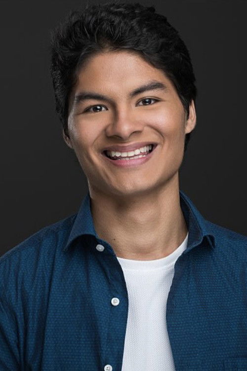 Cesar Rengifo as Ricardo (Joven)