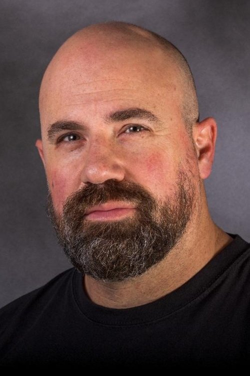 Gil Kolirin as Graham Bennett