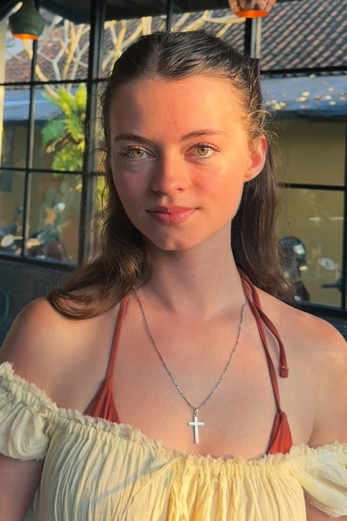 Isabella Meyer as Lania'Keia
