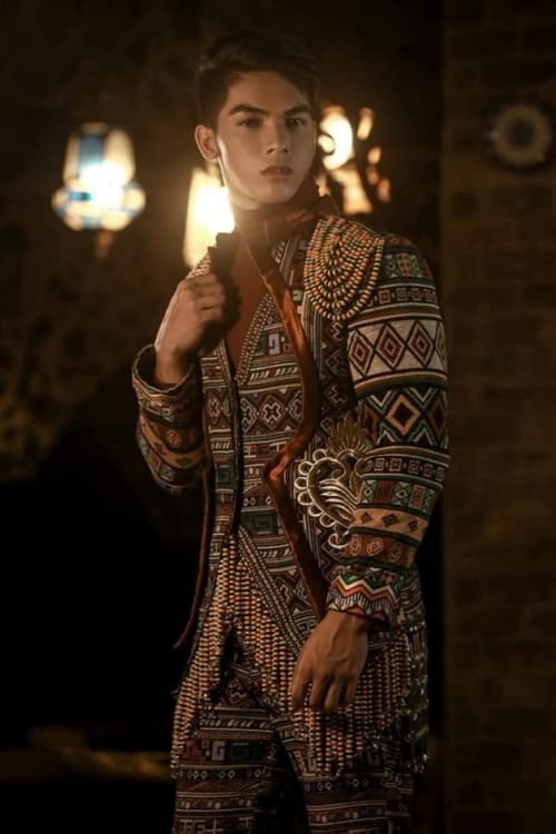 Juan Calma as Robert