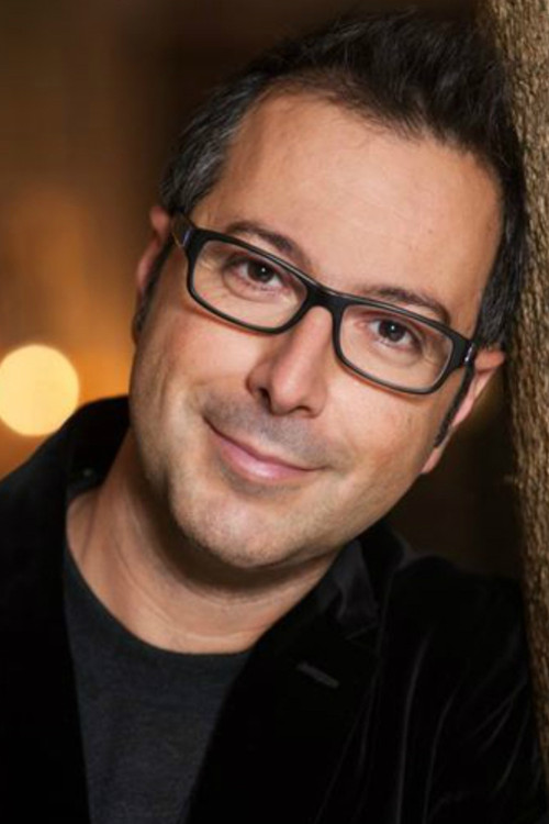 Luca Bianchini as Commesso Libreria