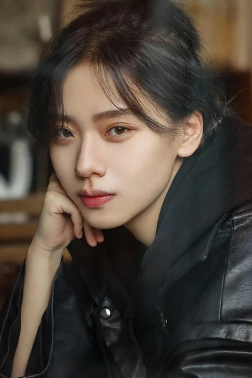 Wang Xiaoyunzi as Lu Fan