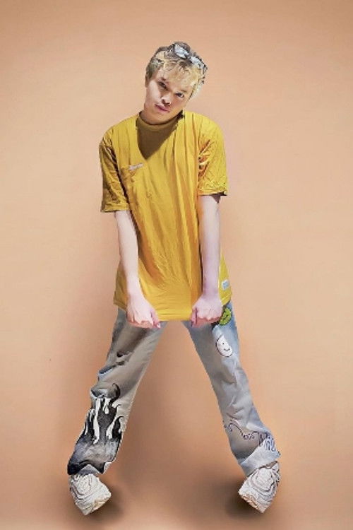 Yuniar Diansyah Putra as Ibu Jenaar / Iblis Bava Gogh