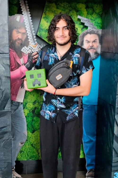 Tomas Maureira as Nameless Thief