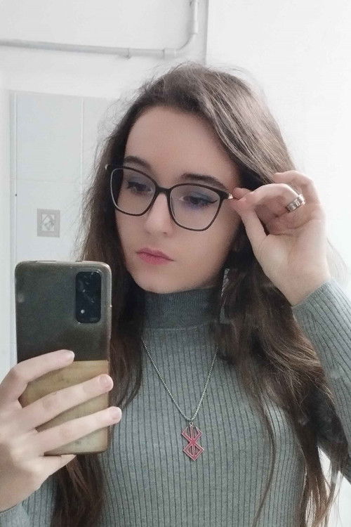 Manuela Clarita Tedesco as Goldie