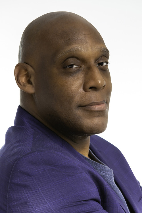 Teo as Ron the Security Guard