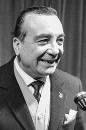 Bobby Deglané as Radio Presenter