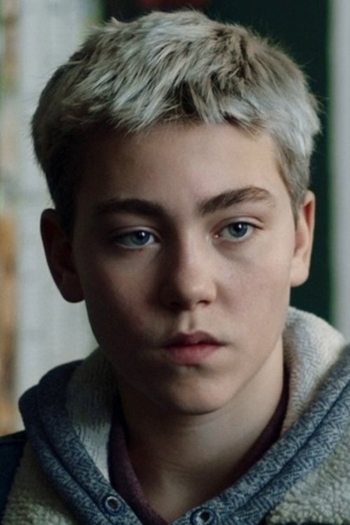 Rumle Kærså as Benjamin