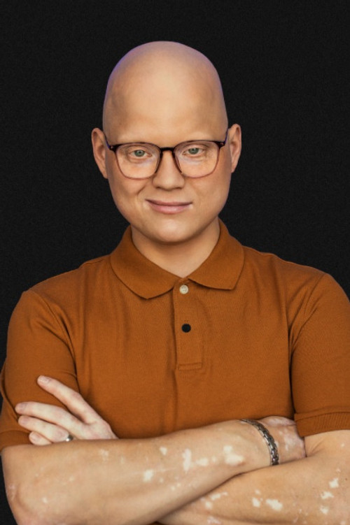 Simon Delisle as Barbe / Spatule / La sorcière (voice)