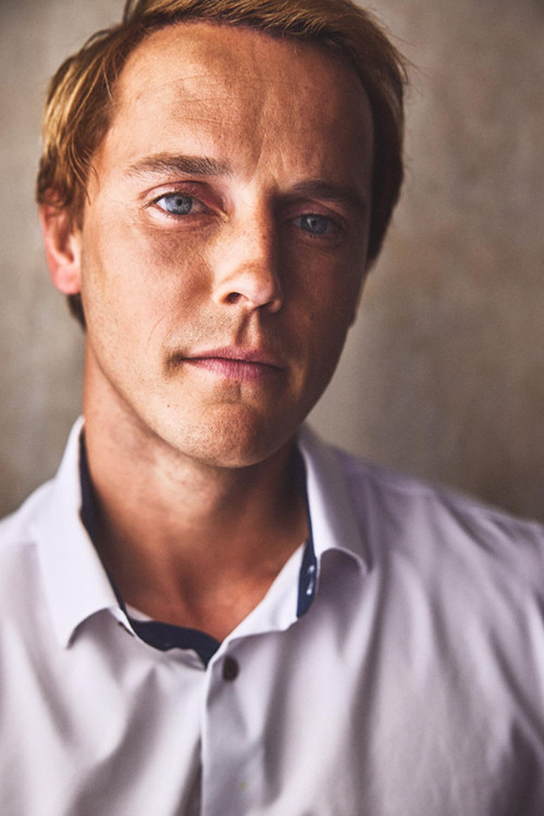 Leonty McCarthy as Popcorn Vendor