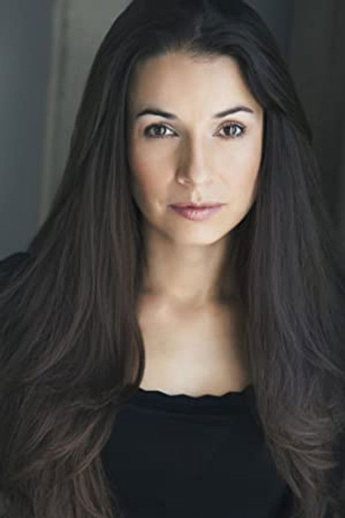 Valeria Zunzun as Vanessa's Friend