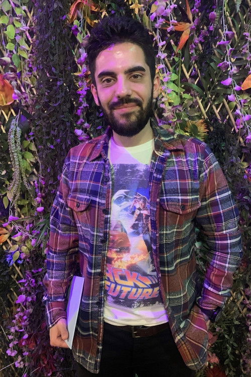 Mike Zahra as Oscar Flint