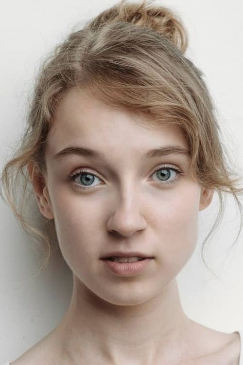 Emma Curtis as Amber Jane