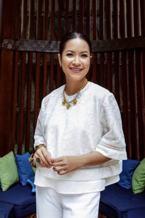 Sari Nila as Feni