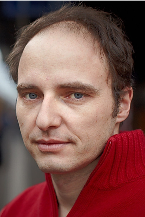 Nic Aklin as Sous-chef