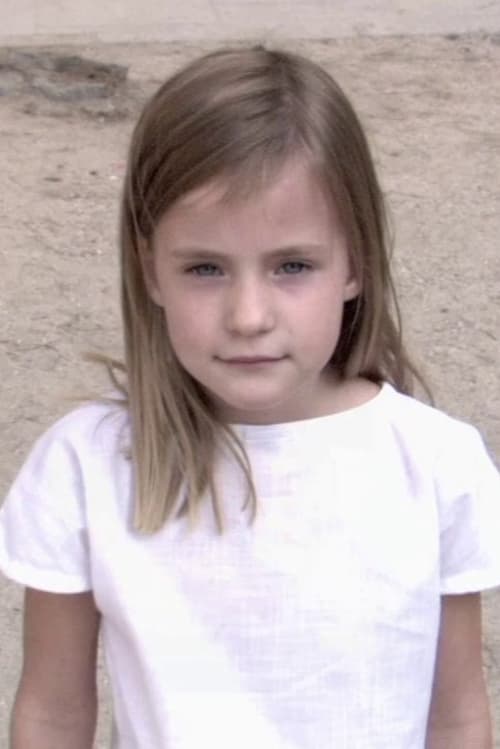 Silvia Llanos as Luna