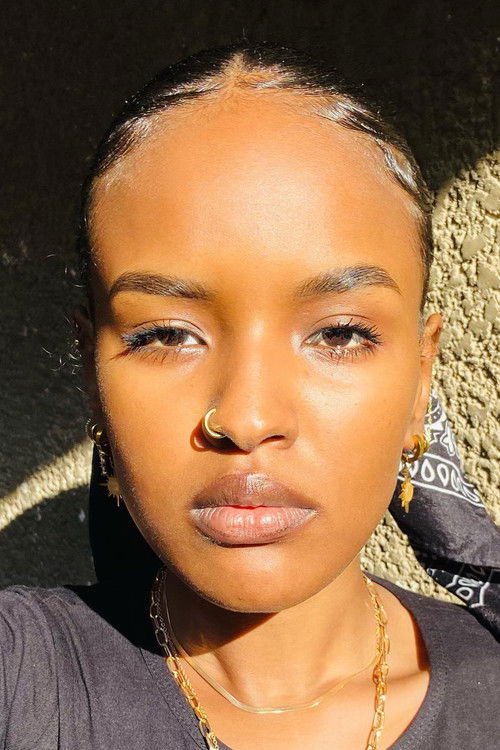 Mihad Murtada as Nafisa