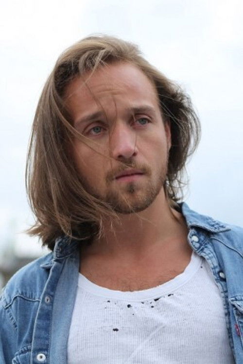 Egon Di Mateo as Wes