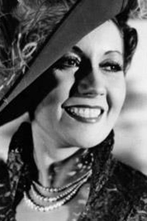 Carmen Lamas as Flora