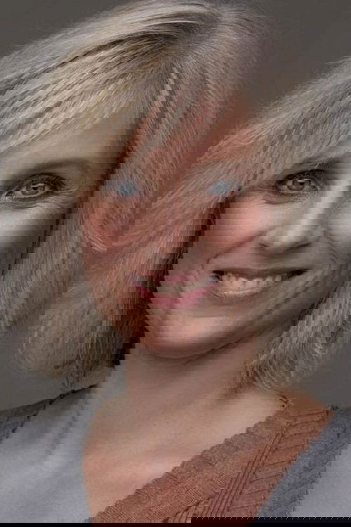 Christina Hildebrandt as Helle