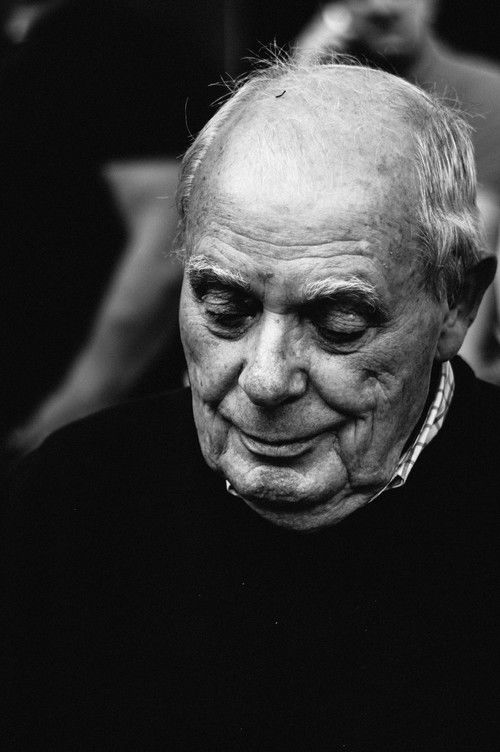 António Lobo Antunes as Self