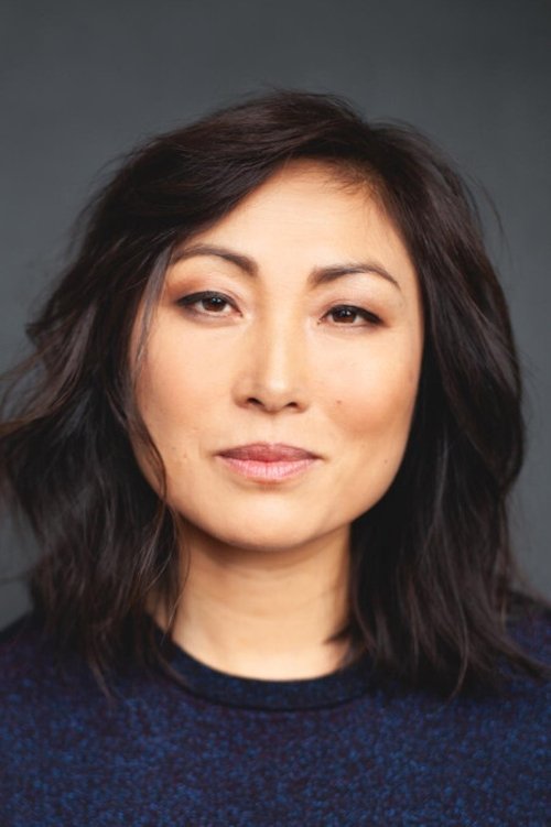 Chloé Germentier as Tracy Ling
