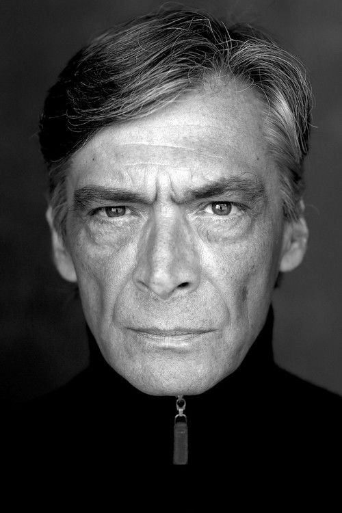 Saverio Buono as Vittorio