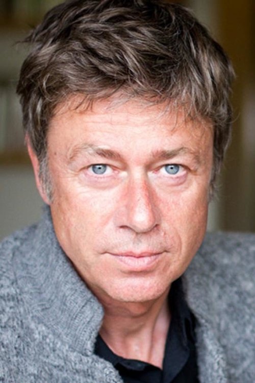 Jean-Baptiste Marcenac as Luc Malet