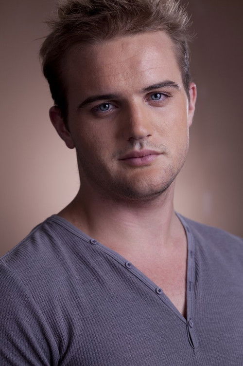 Sebastian Angborn as Casey