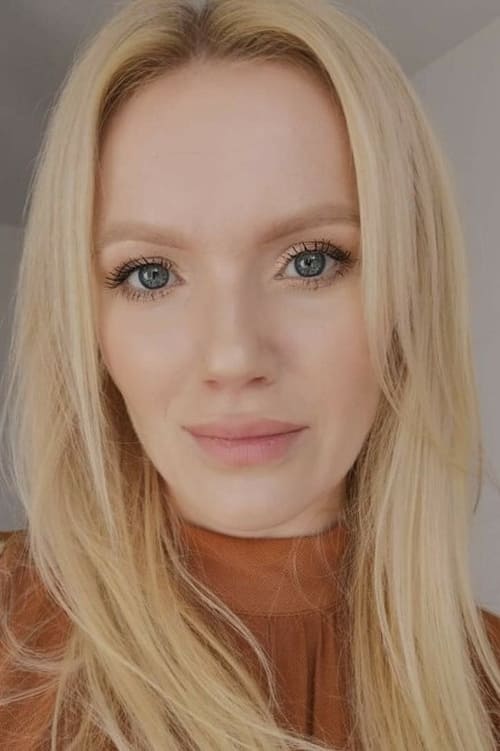 Joanna Majstrak as Ewa