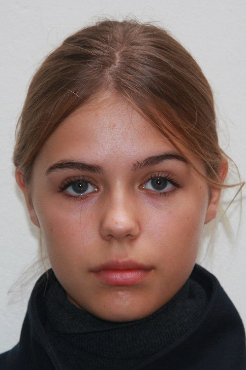 Philippa Schöne as Emily