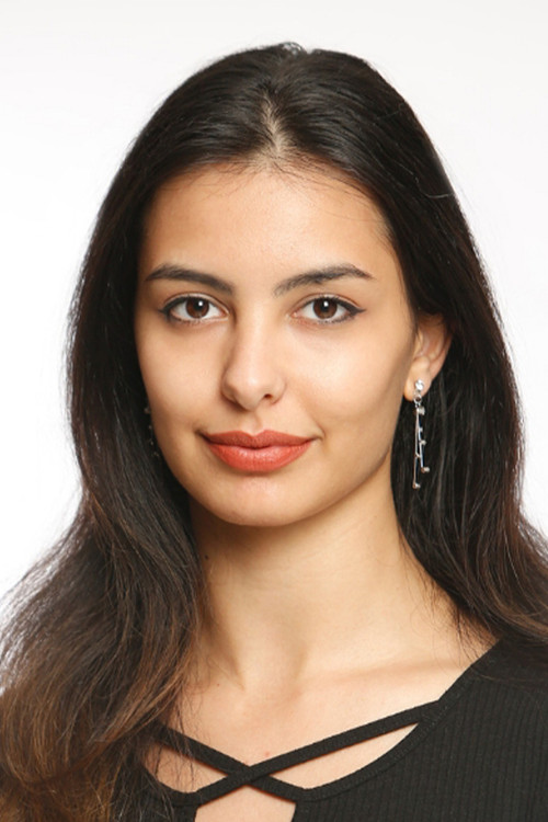 Ezgi Yaren Karademir as Hazel