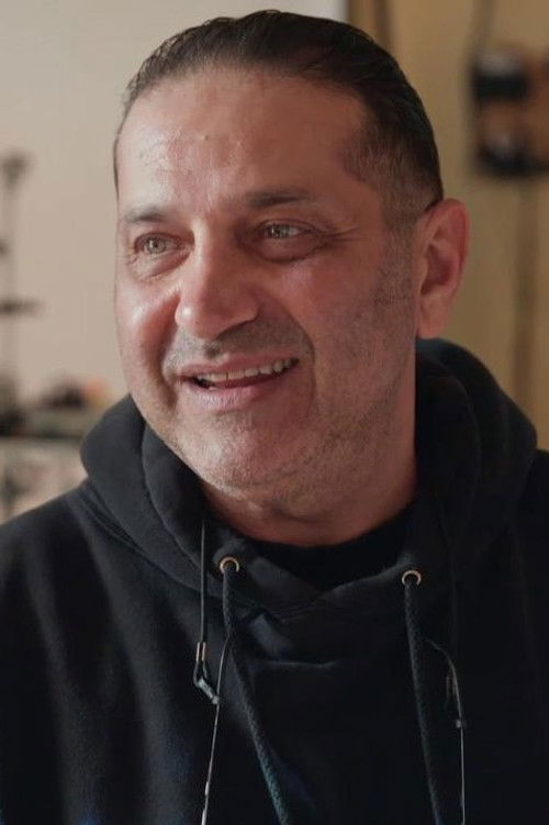 Hamid Moslehi as Self