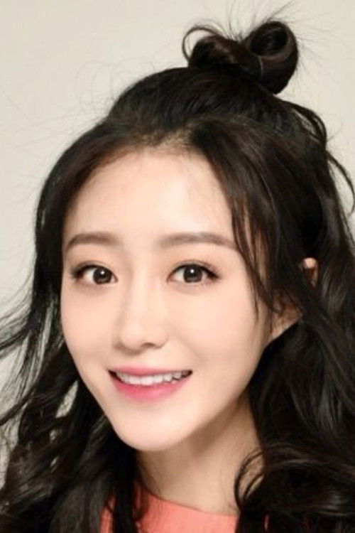 Krystal Lan as Song Weiyi