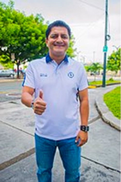 Martín Calle as Genaro Antonio Tomalá